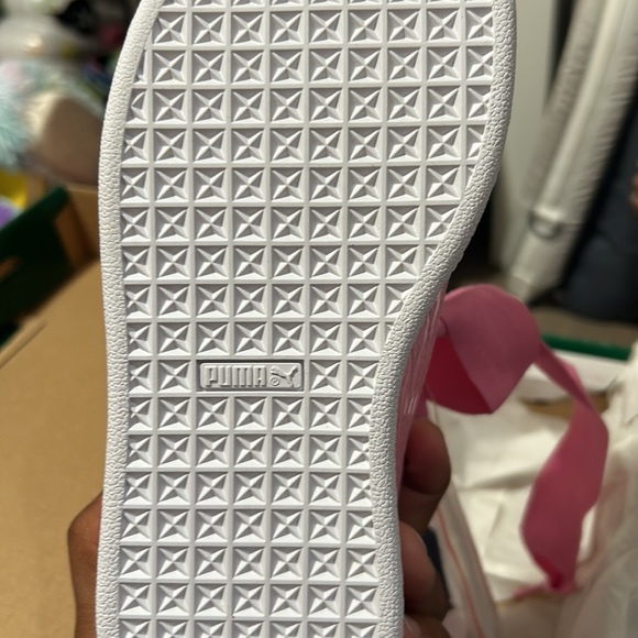 Puma - Picture 3 of 5